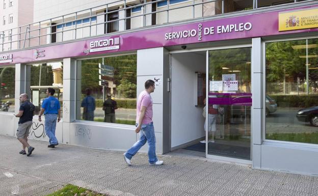 Los teléfonos de las oficinas de empleo, al borde del colapso: el paro se está sellando automáticamente