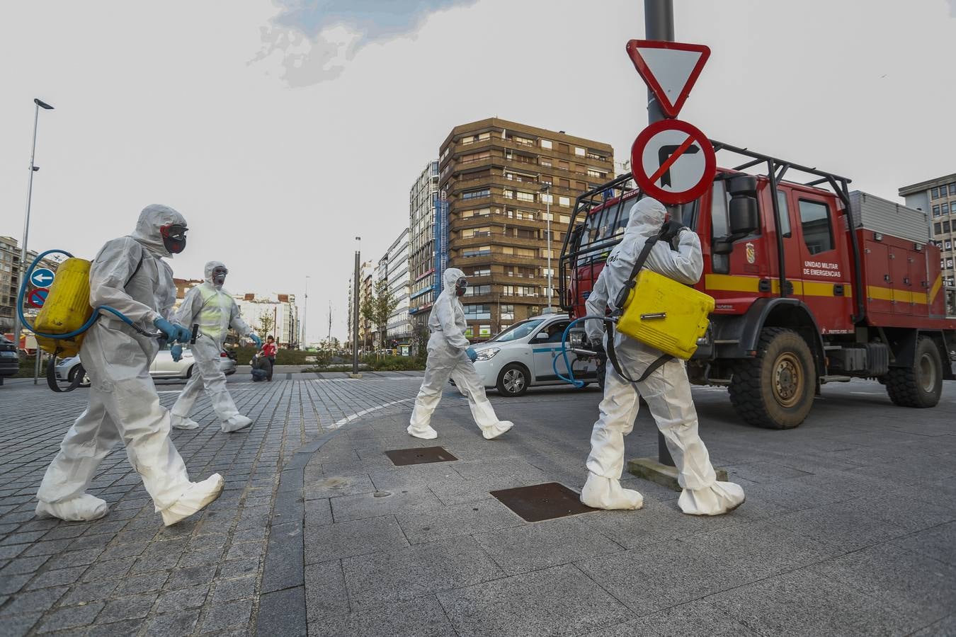 El Ministerio de Defensa desplaza a la región a 97 militares y 30 vehículos para tareas de vigilancia, concienciación ciudadana y desinfección en la lucha contra la pandemia