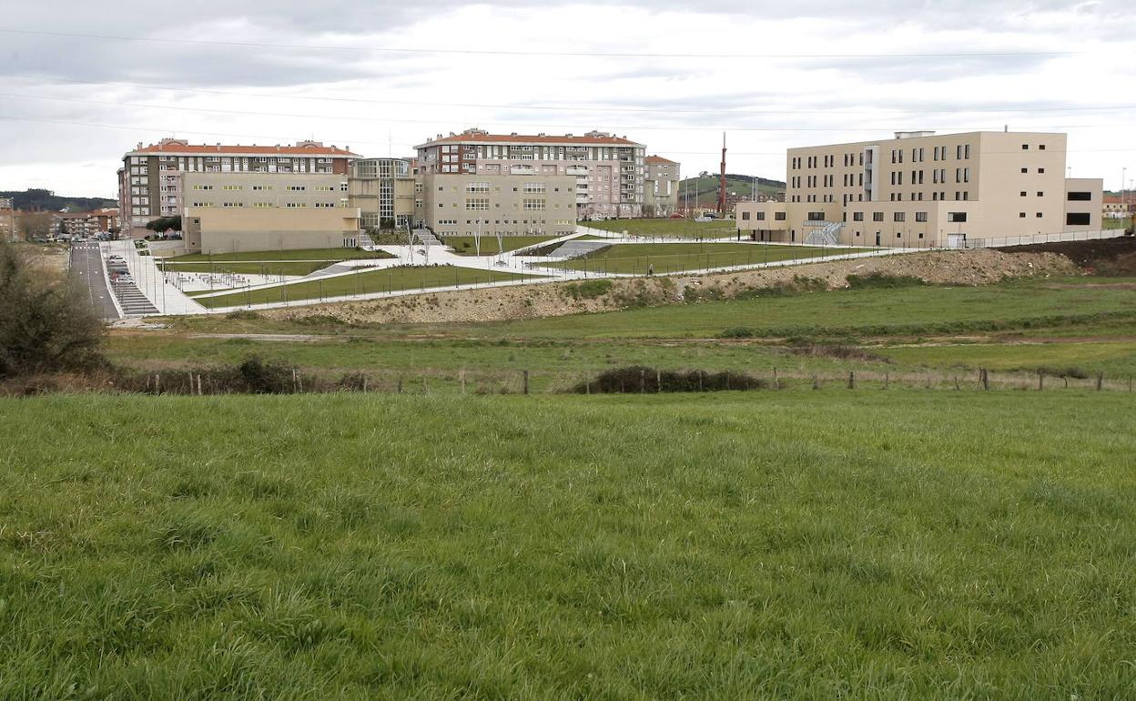 Urbanismo da luz verde a la construcción de la piscina olímpica de Torrelavega junto al campus universitario