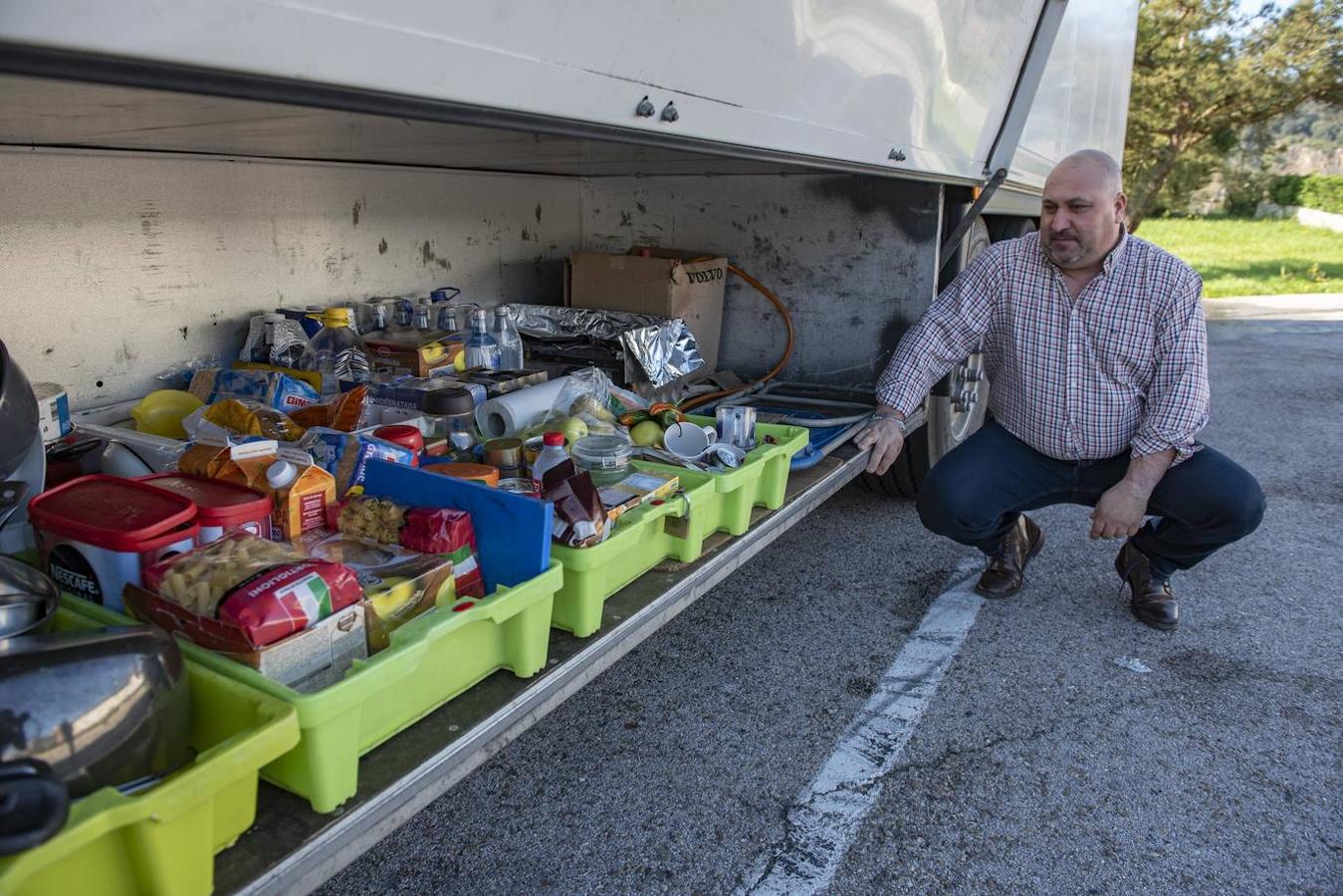 Fotos: Los transportistas piden ayuda a las estaciones de servicio
