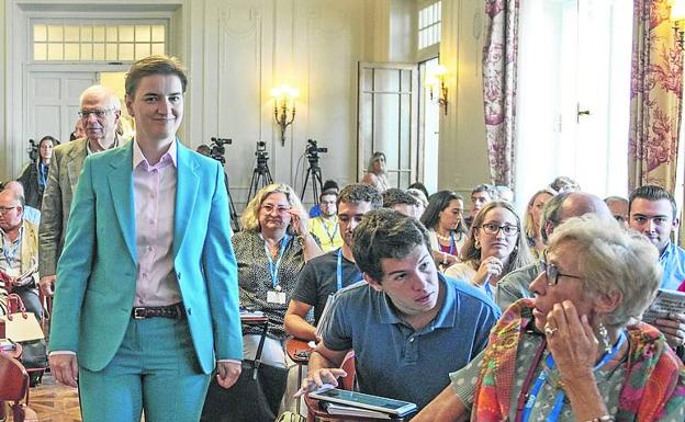 Ana Brnabic, primera ministra serbia, en 2019 en la UIMP..