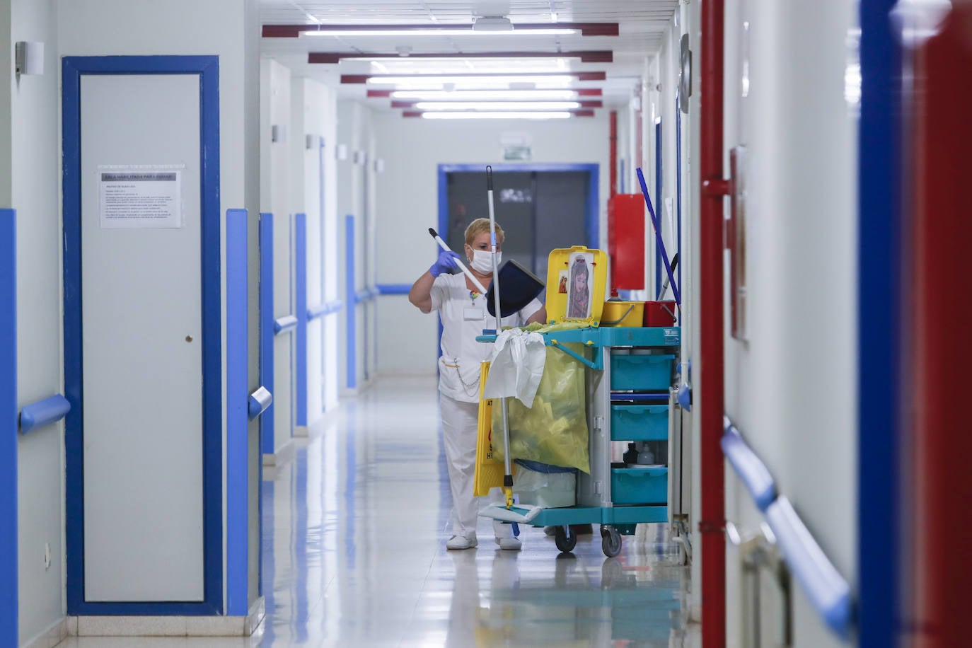 La salida de los pacientes de Psiquiatría deja al hospital íntegramente preparado para tratar a casos contagiados que se deriven desde Valdecilla