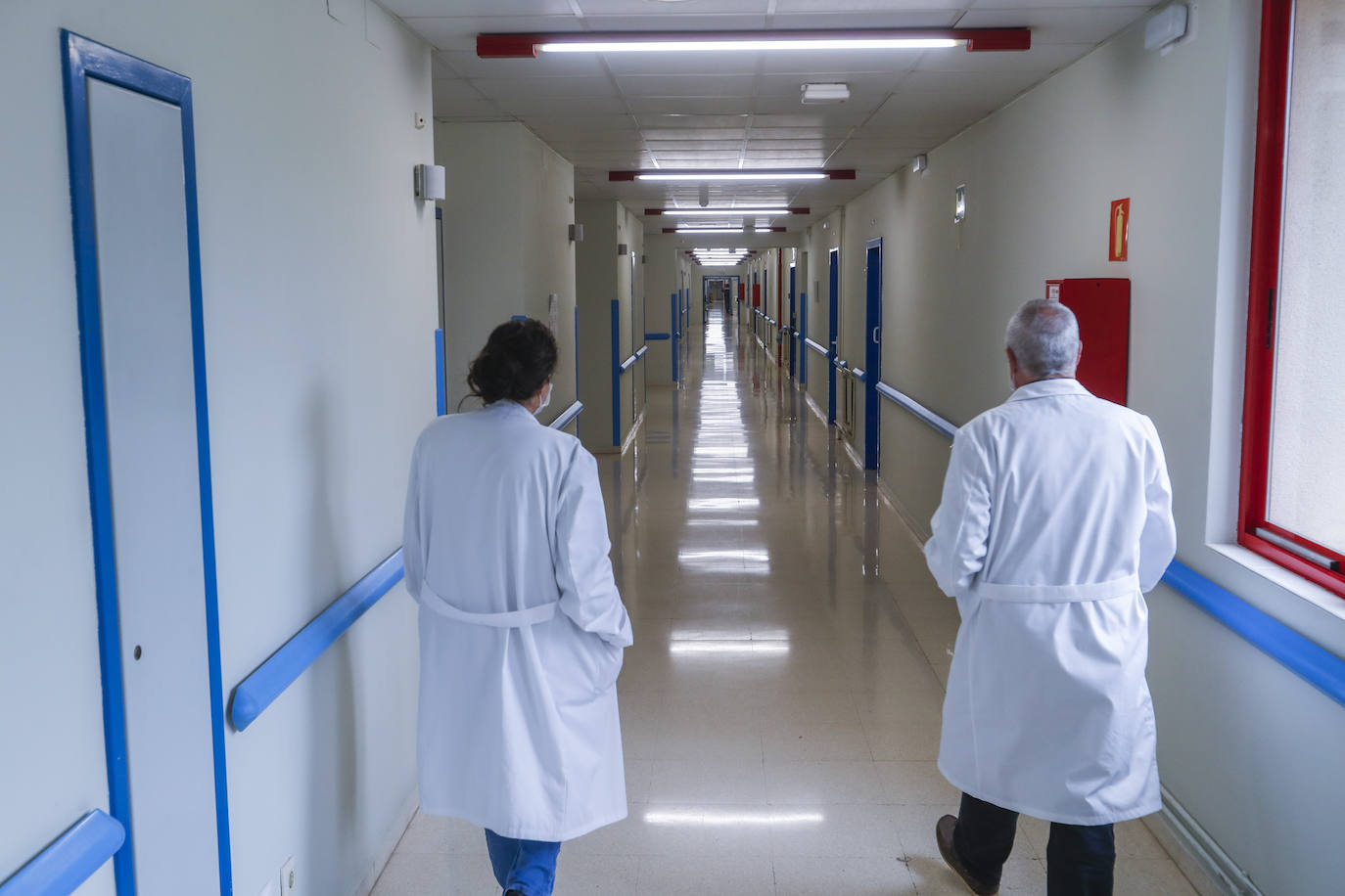 La salida de los pacientes de Psiquiatría deja al hospital íntegramente preparado para tratar a casos contagiados que se deriven desde Valdecilla