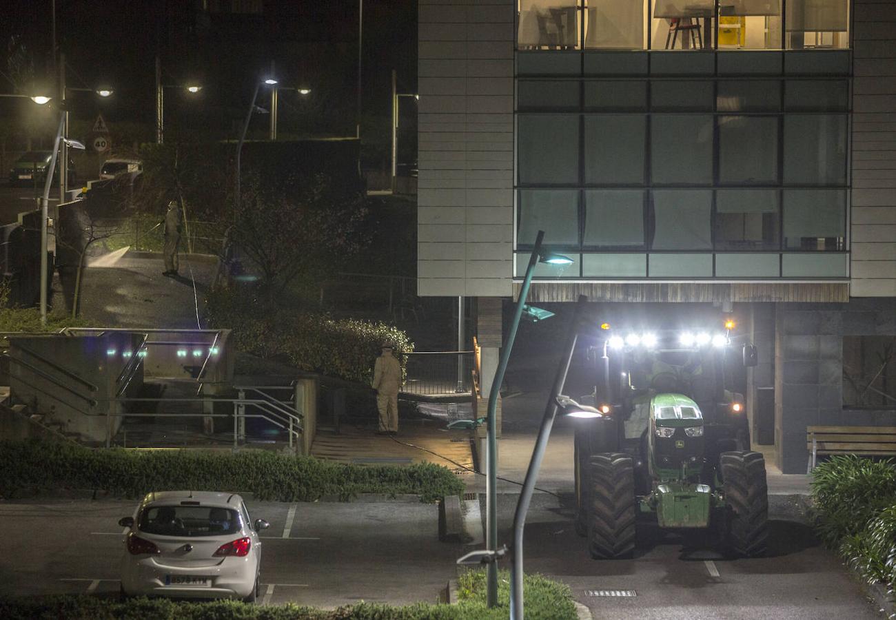 Fotos: Trabajos nocturnos de desinfección