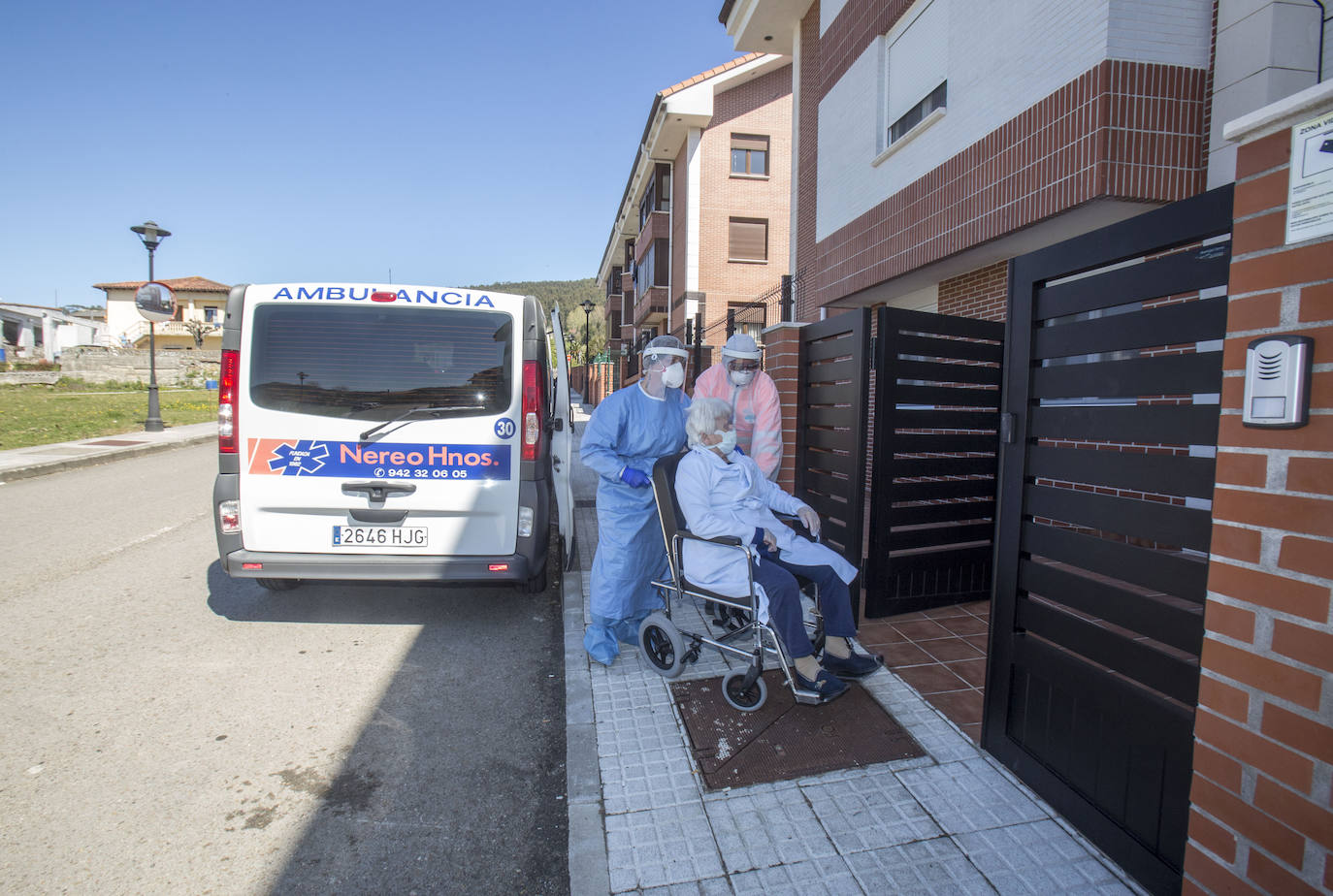 La residencia de Meruelo que se ha habilitado para acoger a personas dependientes que viven en otros centros -que pasarán en ella la cuarentena por coronavirus- ha acogido hoy por la mañana a las dos primeras personas.