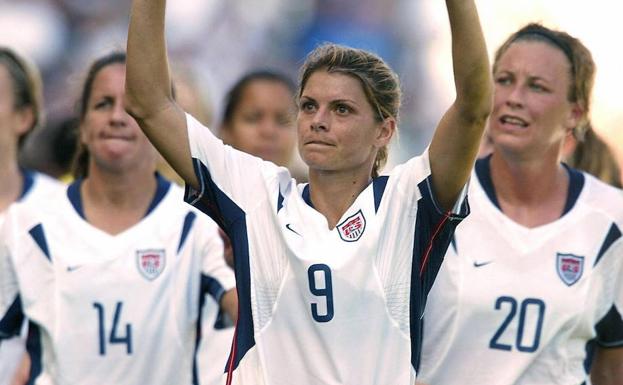 Mia Hamm se despide tras el Mundial de 2003, que cambió de sede a causa del SARS. 