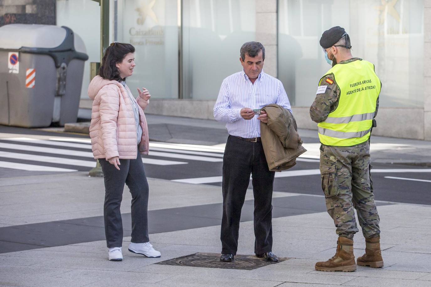 Fotos: El Ejercito patrulla por Santander