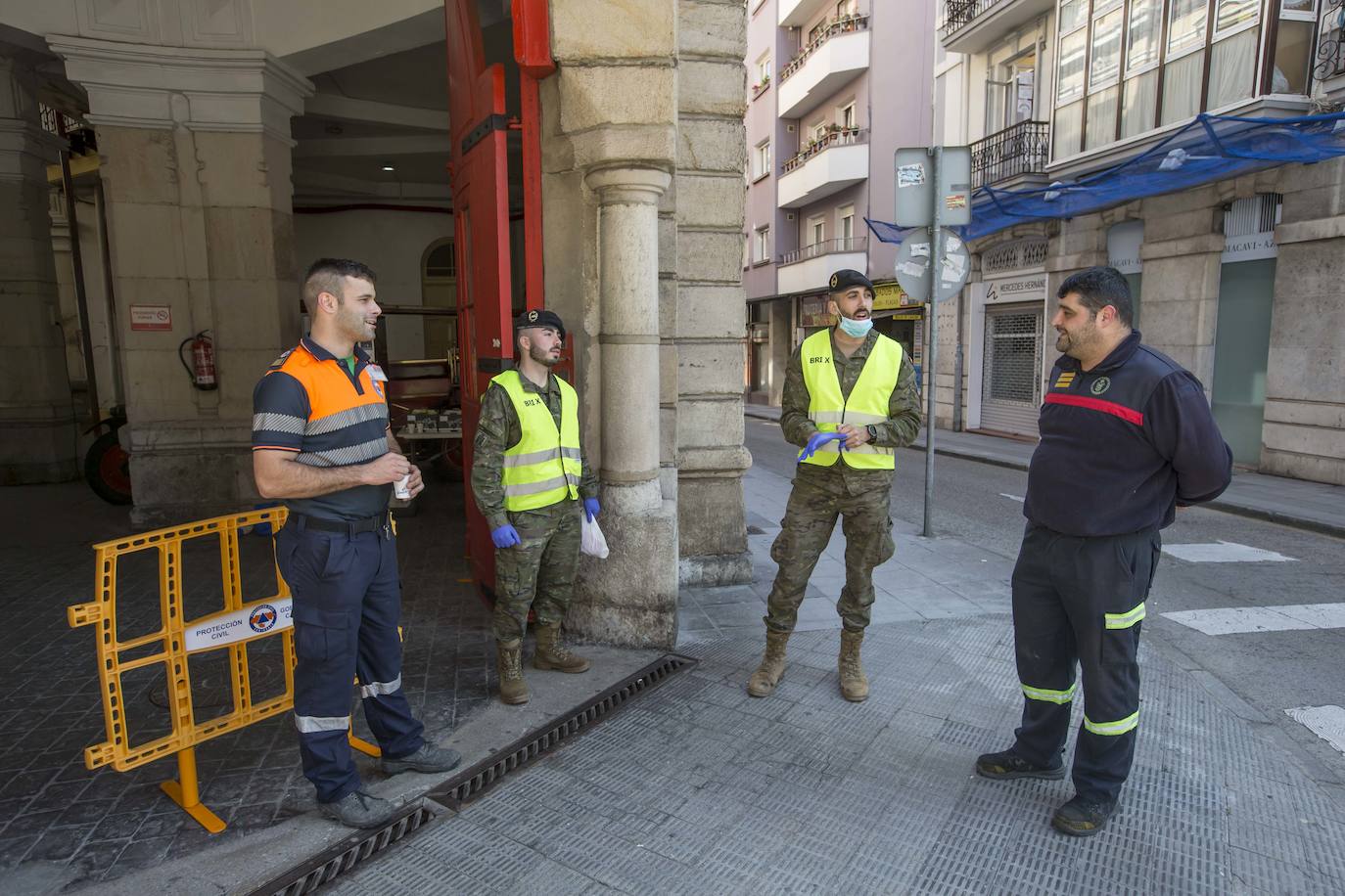 Fotos: El Ejercito patrulla por Santander