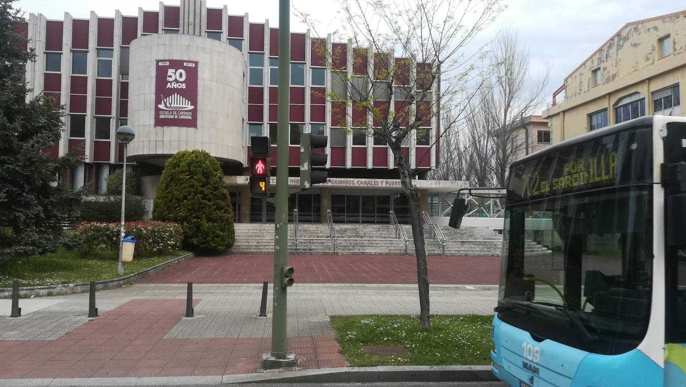 Imágenes de la zona de El Sardinero en este Viernes Santo.