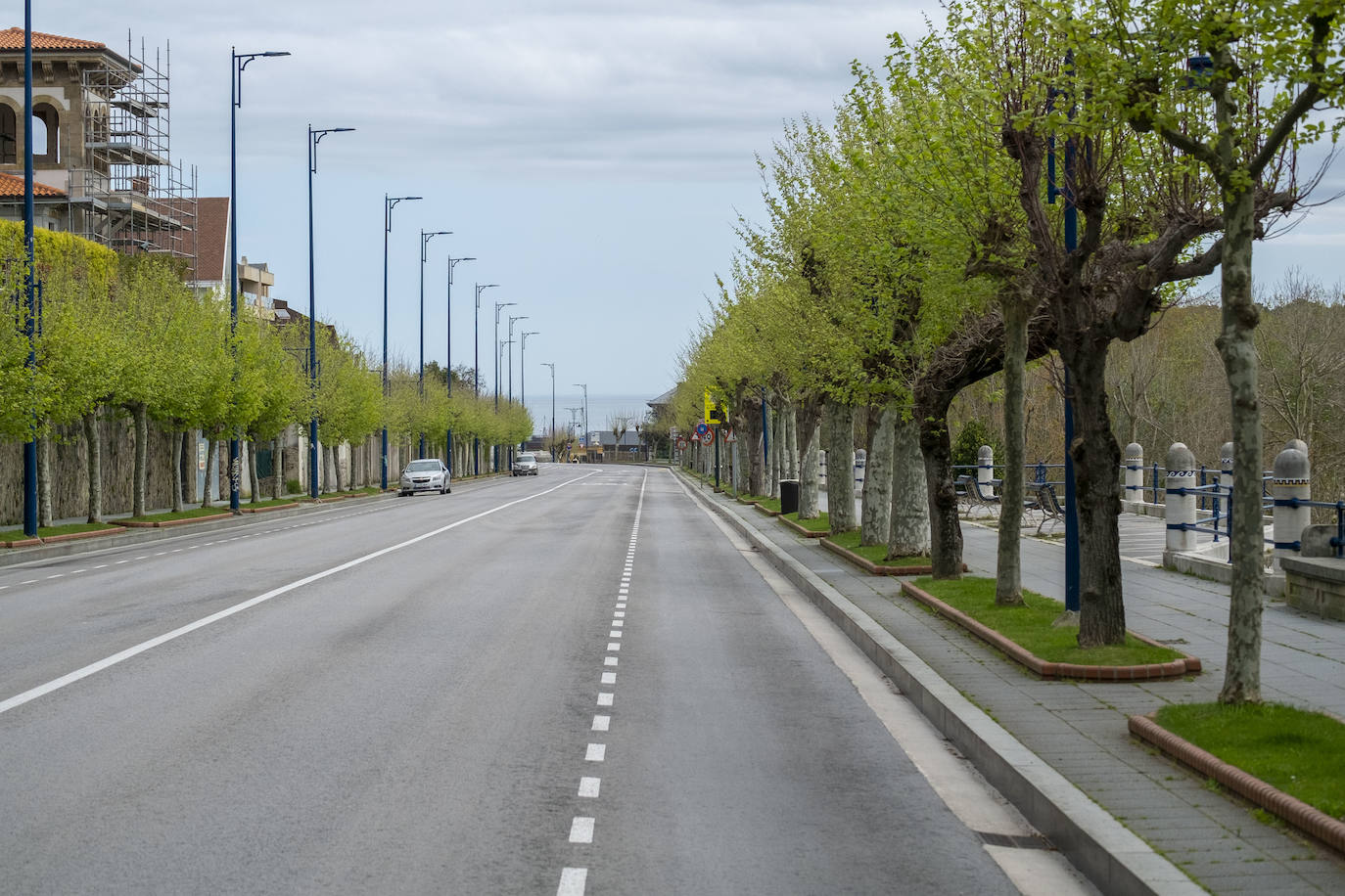 Imágenes de la zona de El Sardinero en este Viernes Santo.