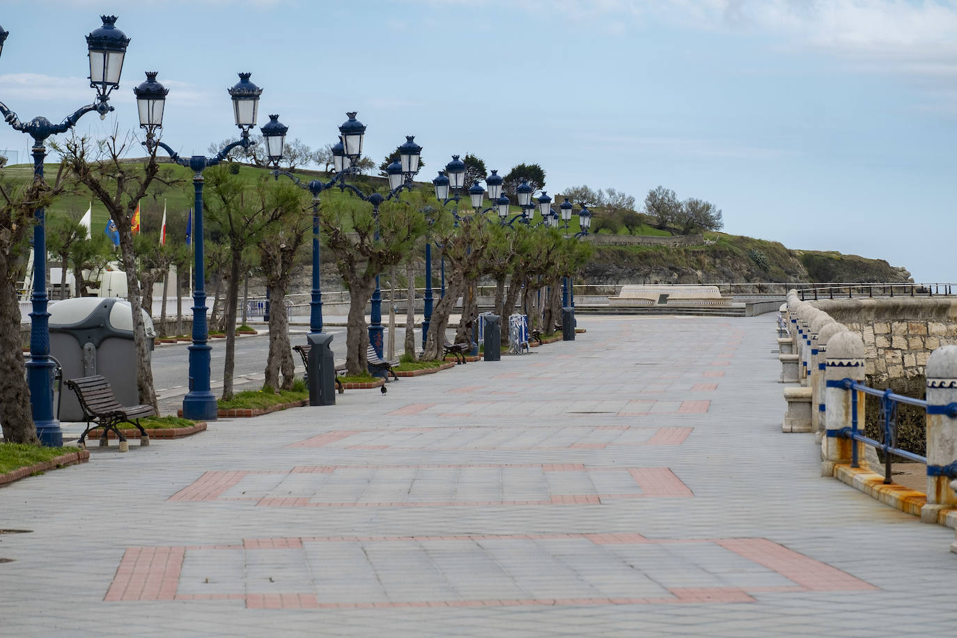 Imágenes de la zona de El Sardinero en este Viernes Santo.