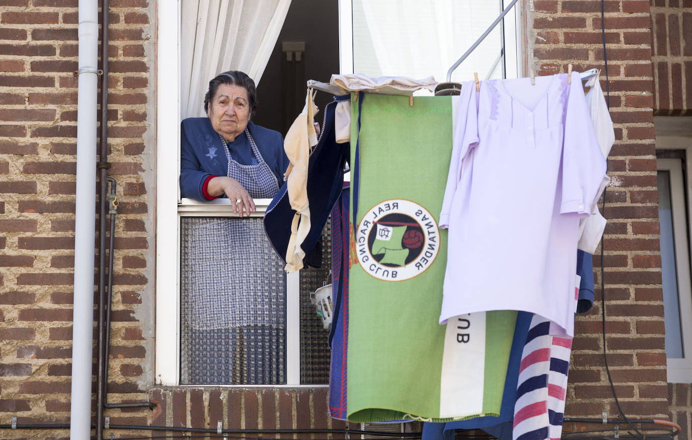 Fotos: Conversaciones de balcón en La Albericia