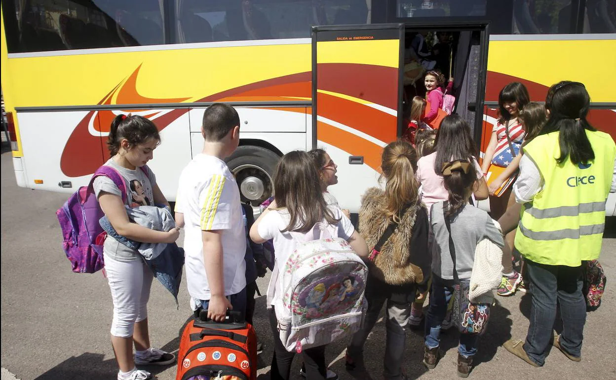 Cartes repartirá material escolar a los alumnos de Infantil y Primaria | El  Diario Montañés