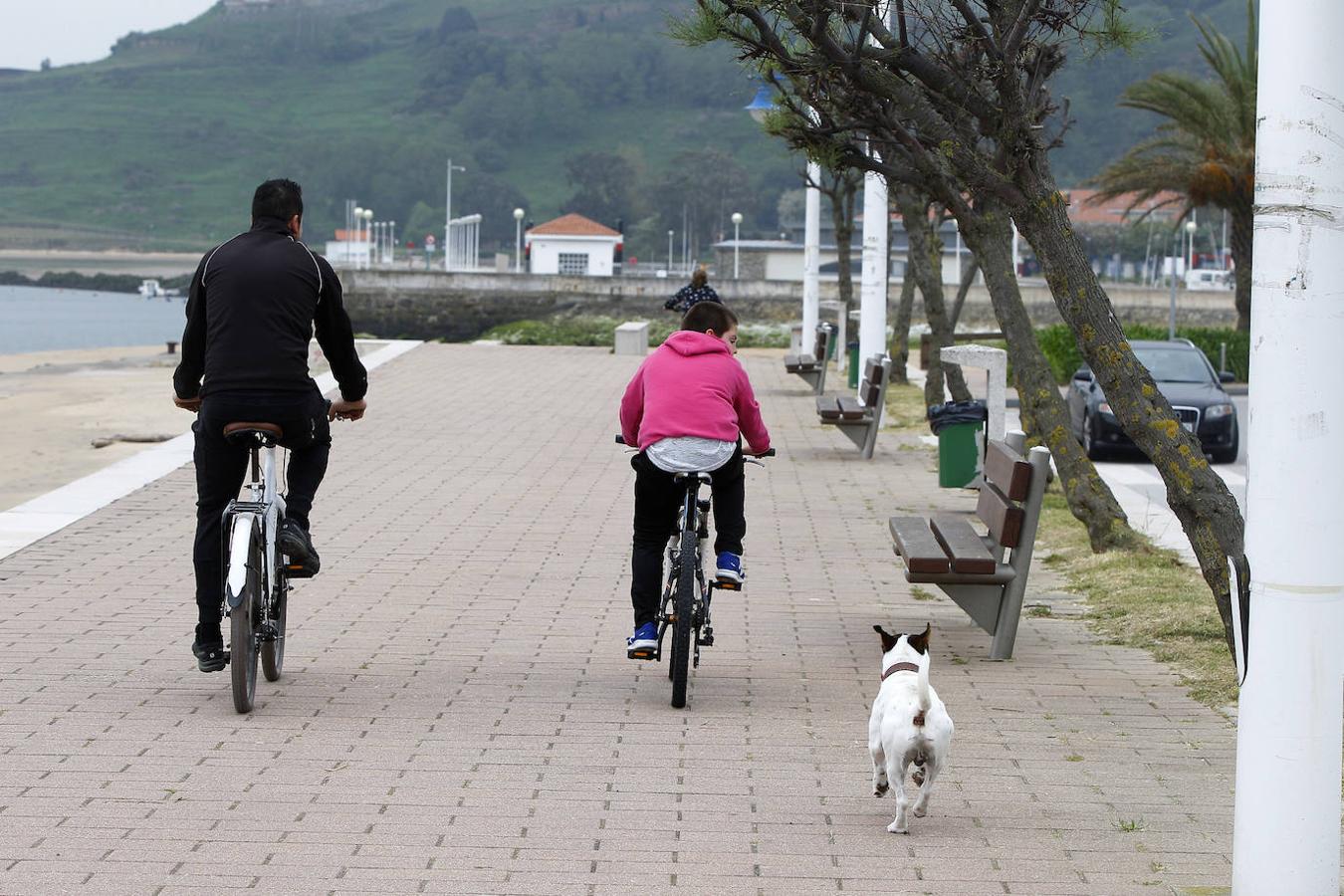 Fotos: Los niños disfrutan en distintos puntos de Cantabria