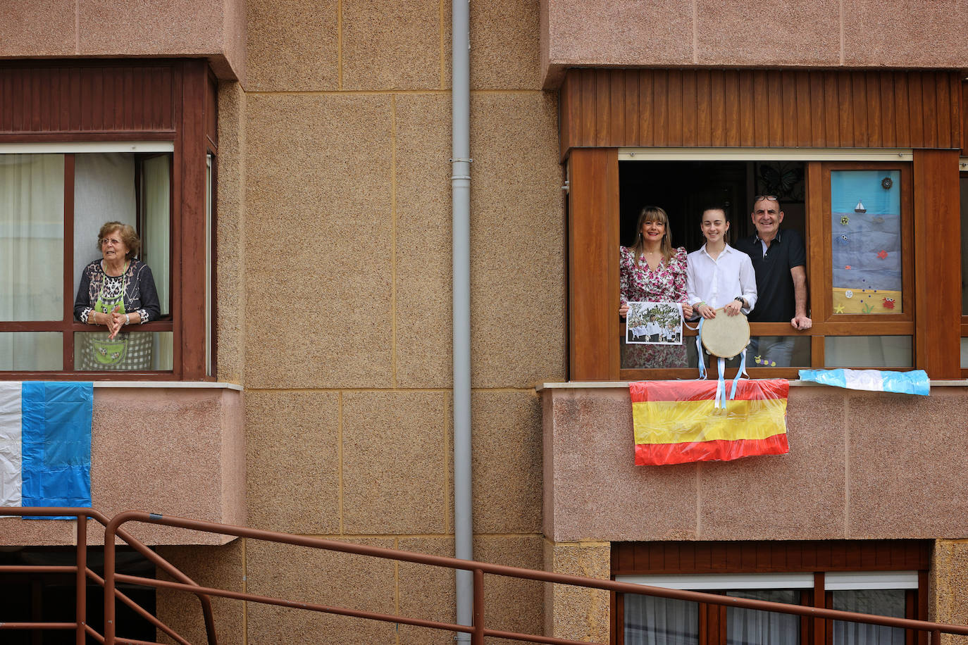 Fotos: San Vicente de la Barquera vive La Folía desde el confinamiento