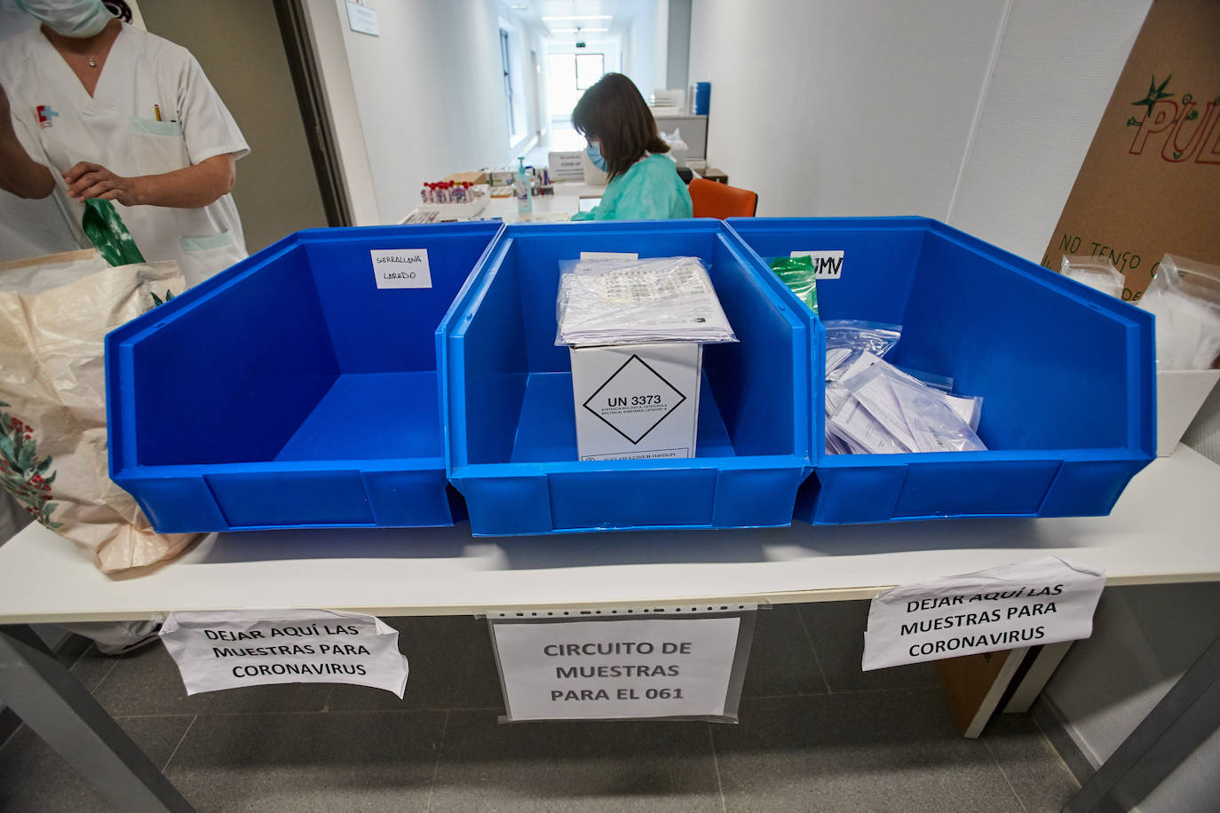 Fotos: Así han trabajado los profesionales sanitarios de Valdecilla contra el coronavirus