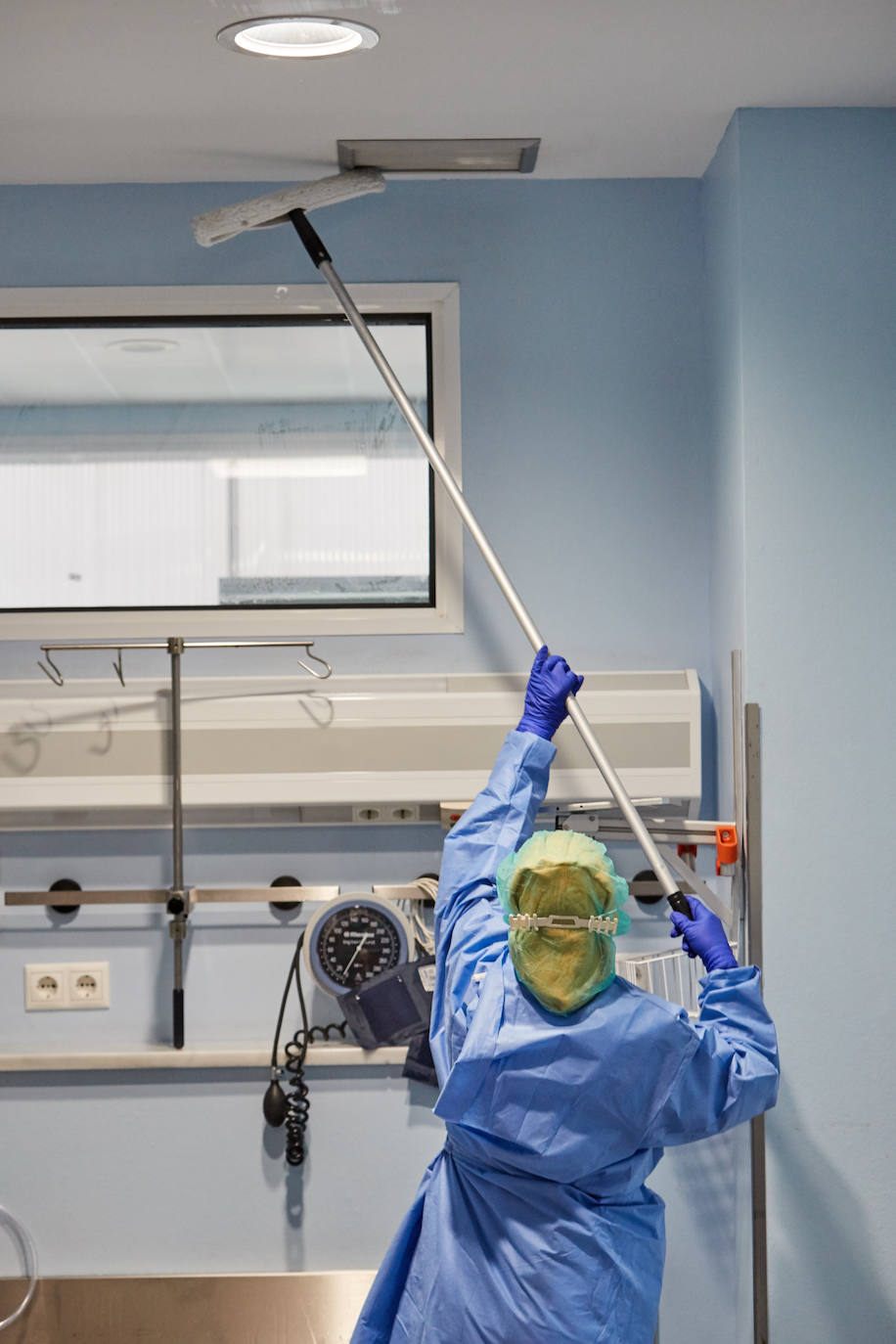 Fotos: Así han trabajado los profesionales sanitarios de Valdecilla contra el coronavirus