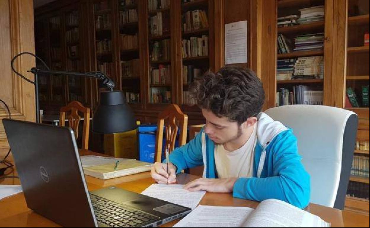 La UC prestará ordenadores a los estudiantes para seguir las clases y hacer los exámenes