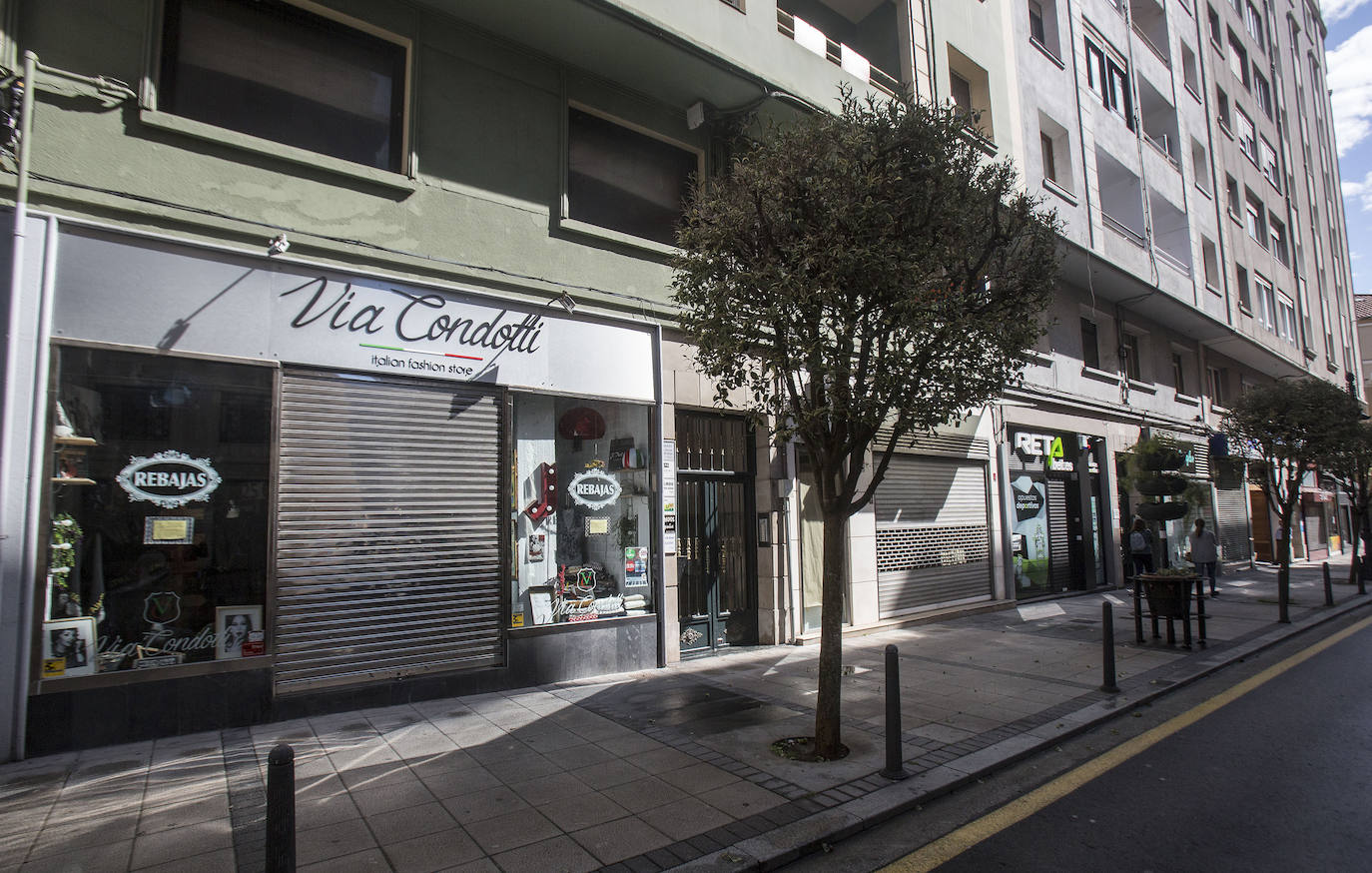 Fotos: Comercio cerrado en Santander
