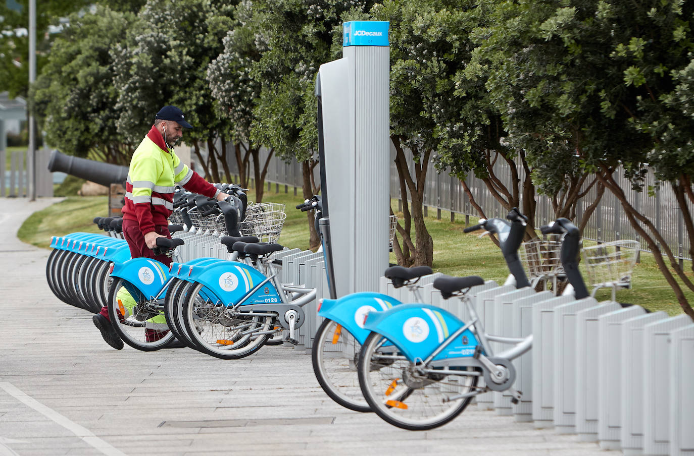 Santander facilitará el uso de la bicicleta frente al vehículo privado. como primer paso ayer se desinfectaron y se restableció el servicio de alquiler