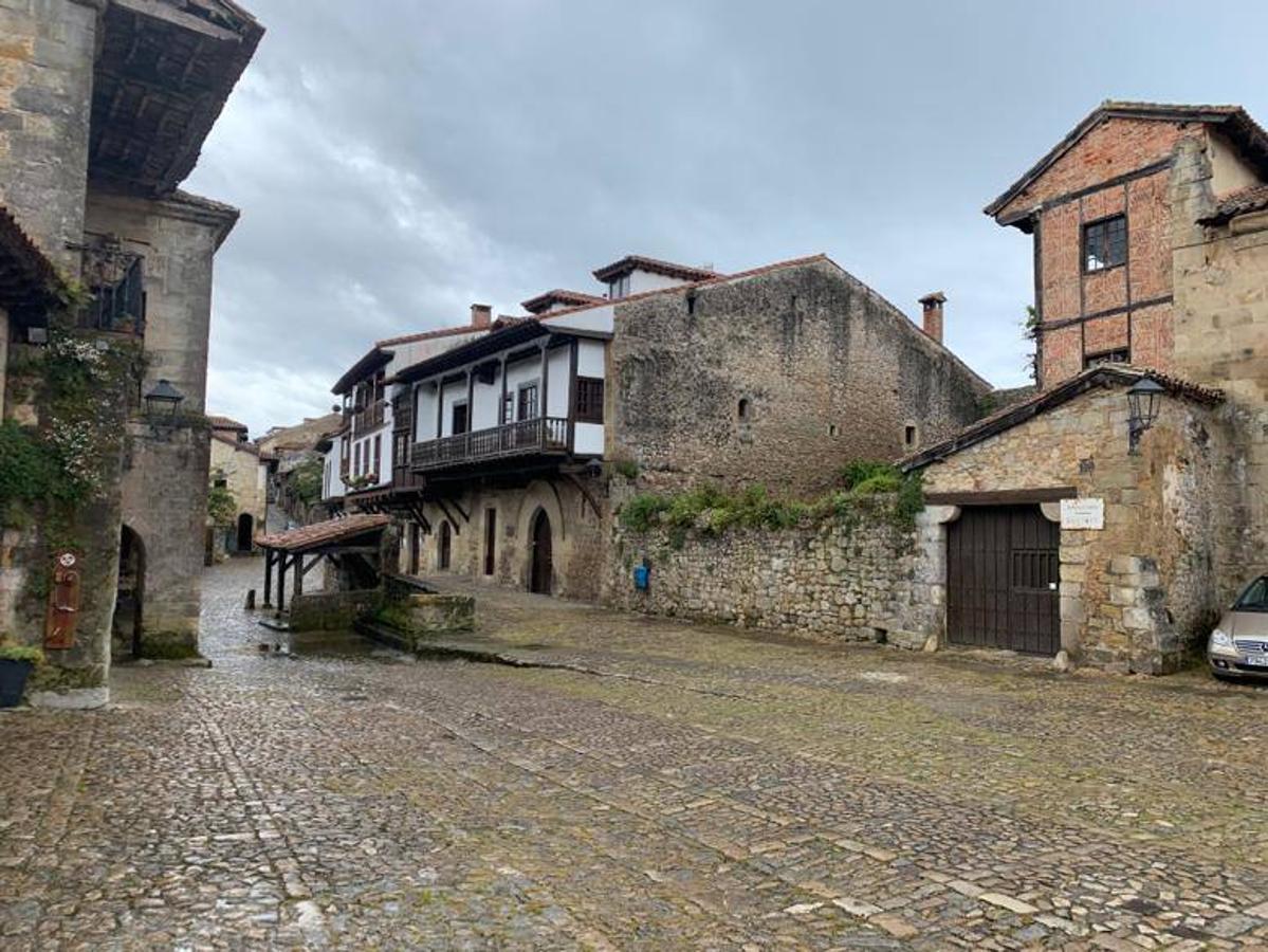 Imágenes de Santander, Torrelavega, Comillas y Santillana del Mar en un 1 de mayo sin manifestaciones ni turistas.