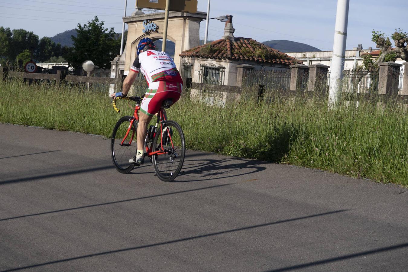 Fotos: Unas horas para recuperar el deporte en Liencres y Torrelavega