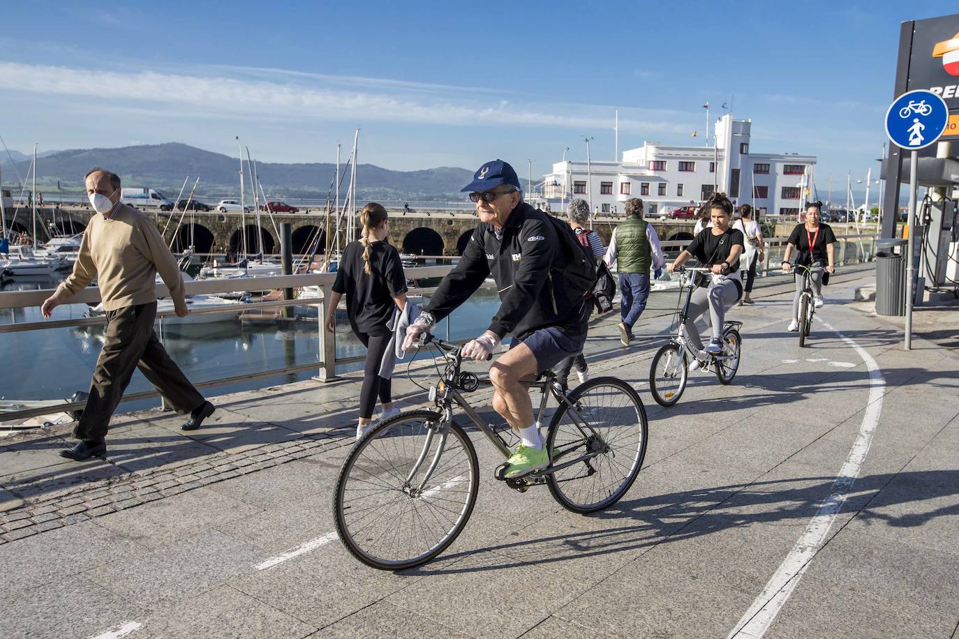 Fotos: De paseo y haciendo deporte este soleado miércoles, aún en estado de alarma