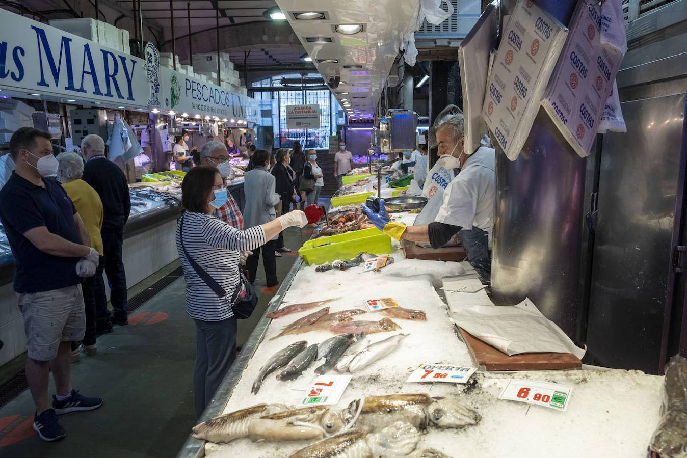 El Mercado de la Esperanza limita a 70 personas el aforo en la planta del pescado.