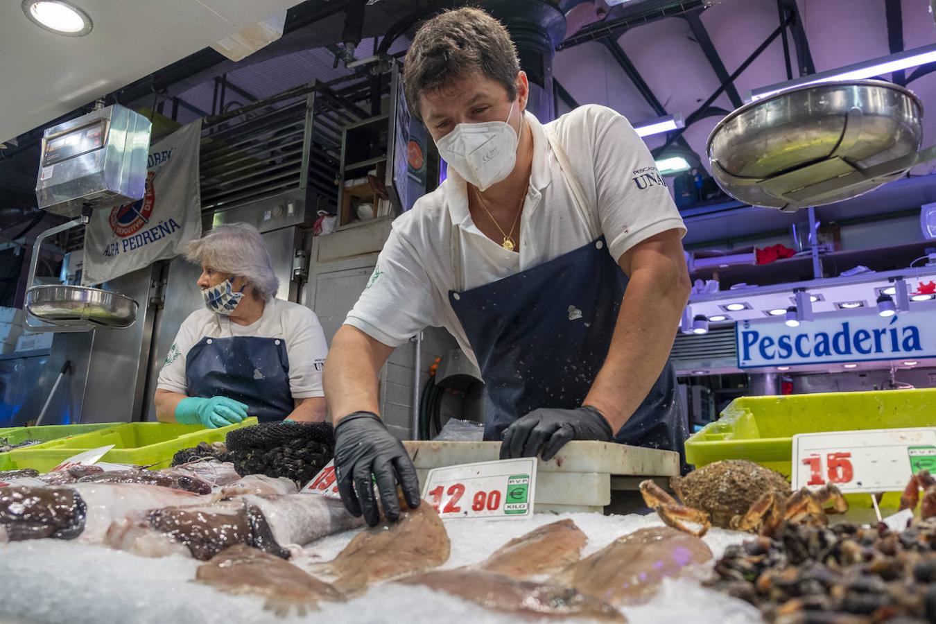 El Mercado de la Esperanza limita a 70 personas el aforo en la planta del pescado.