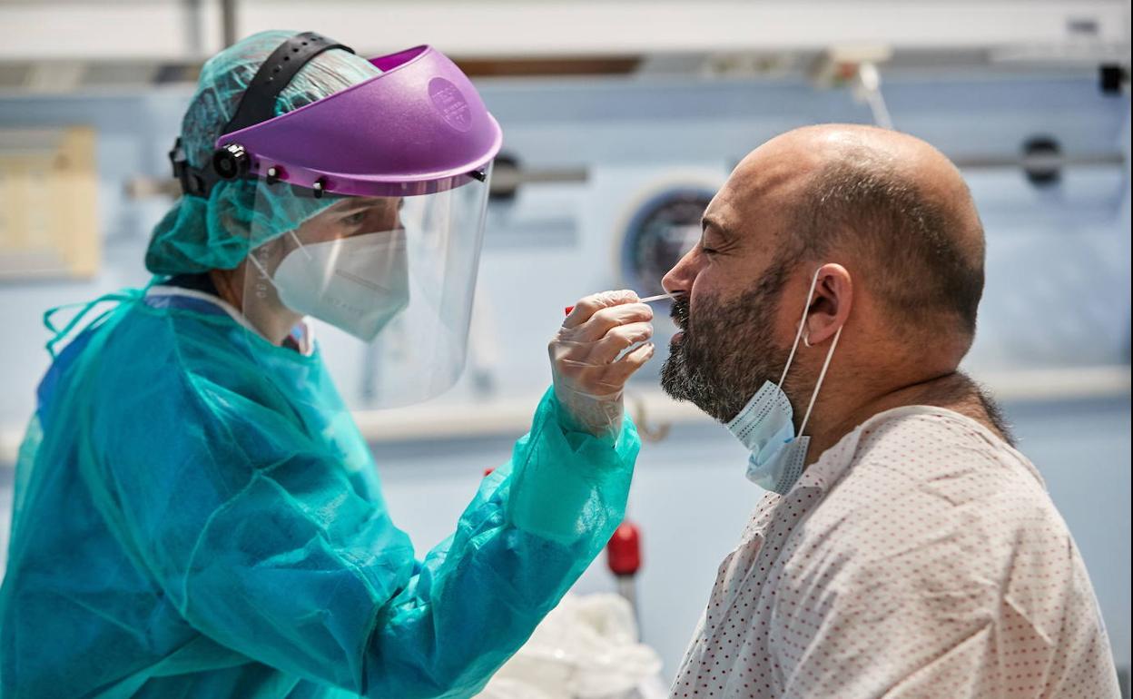 Cantabria suma una muerte más y experimenta un aumento de contagios