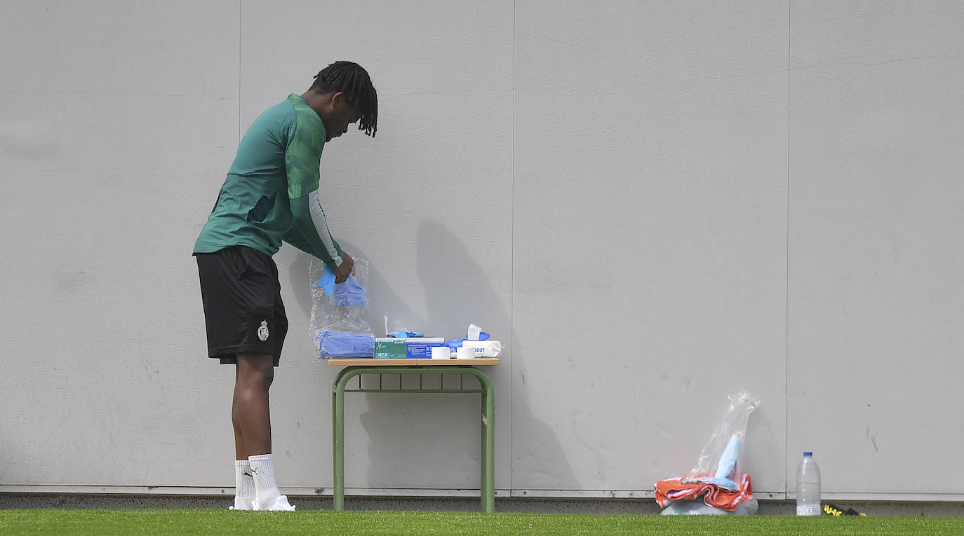 El equipo verdiblanco ha regresado a los entrenamientos dos meses después tras el parón motivado por la crisis sanitaria del coronavirus.