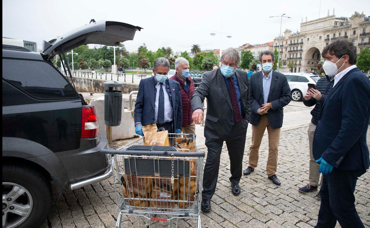 Valderredible dona 10.000 kilos de patatas al Banco de Alimentos