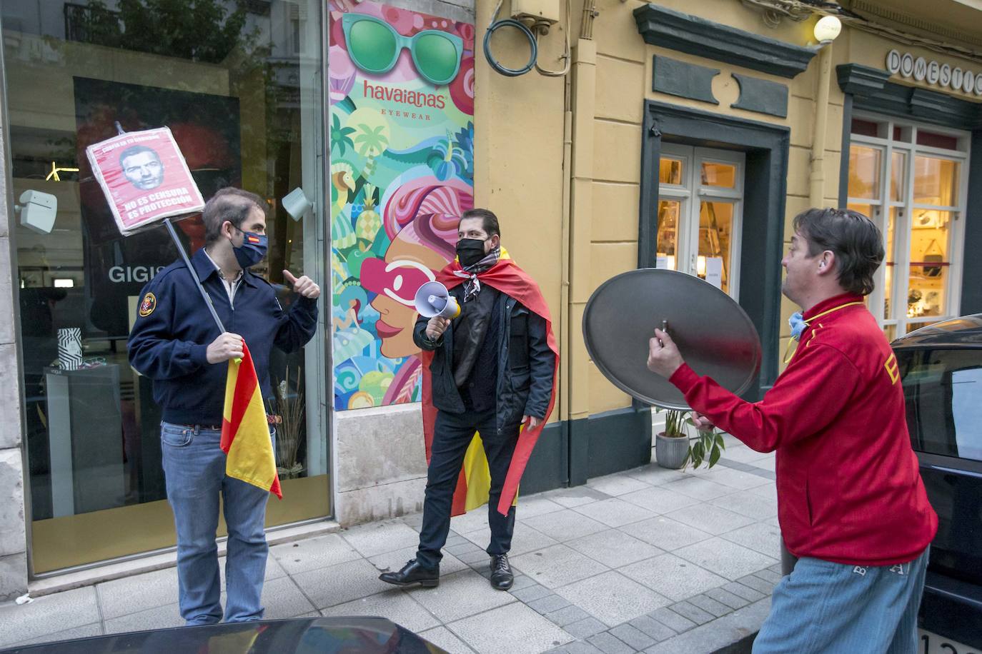 Fotos: Las protestas contra el gobierno de Sánchez llegan a Santander