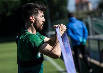 Imagen secundaria 1 - Moi, Nando y Luca Zidane, en distintos momentos del entrenamiento de esta mañana.