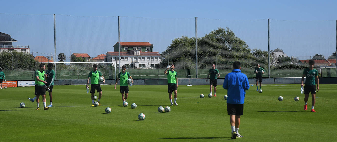 Fotos: Primer entrenamiento en grupo del Racing tras el desconfinamiento