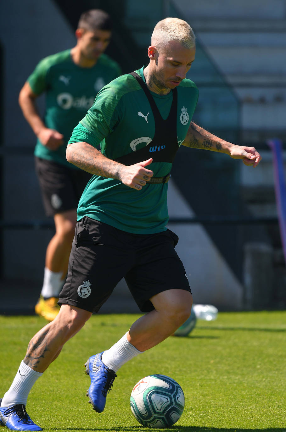 Fotos: Primer entrenamiento en grupo del Racing tras el desconfinamiento