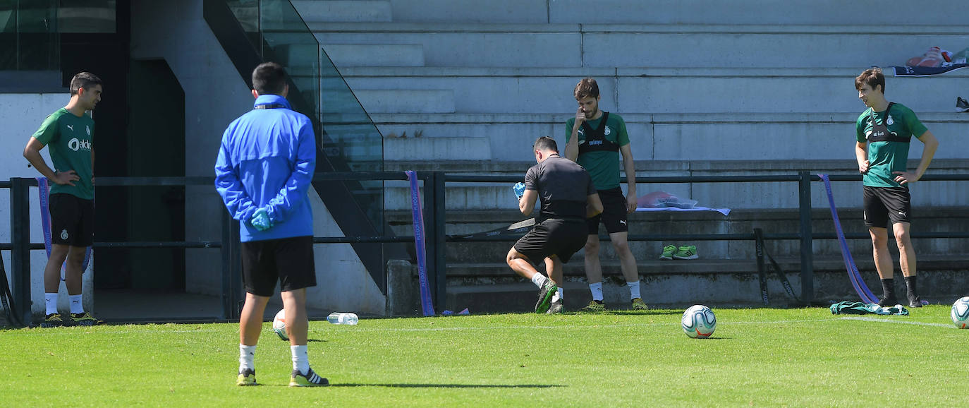 Fotos: Primer entrenamiento en grupo del Racing tras el desconfinamiento