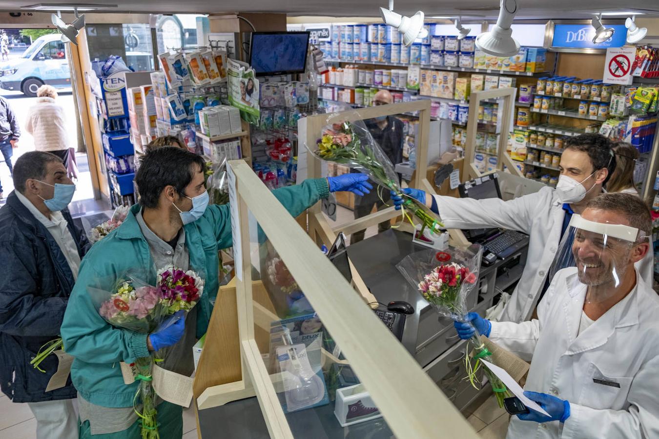 Fotos: Flores para quienes han hecho frente al coronavirus