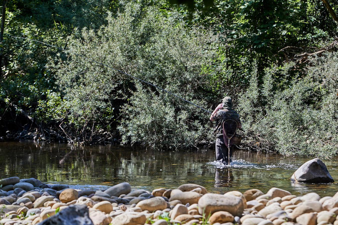 Fotos: Los pescadores vuelven a los ríos