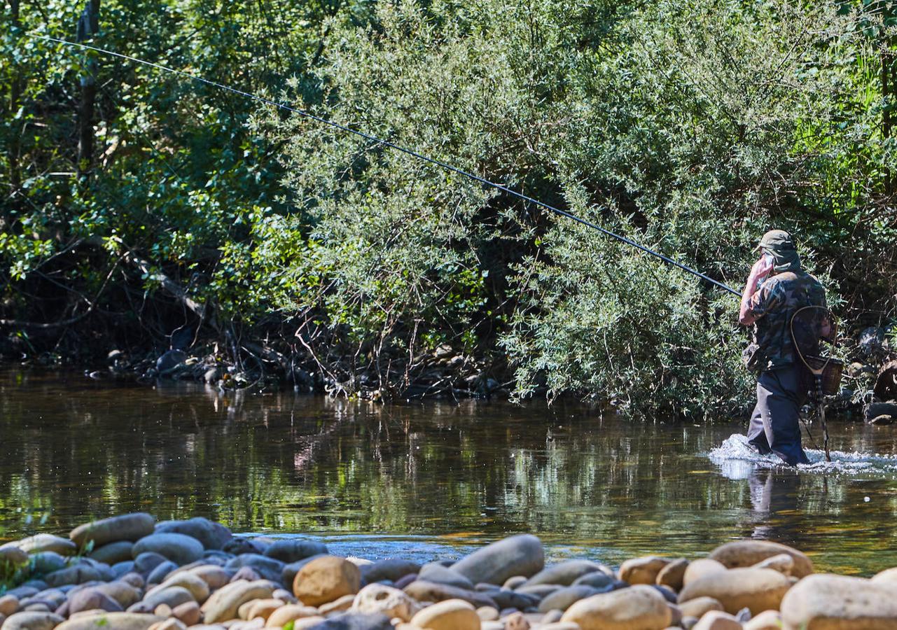 Fotos: Los pescadores vuelven a los ríos