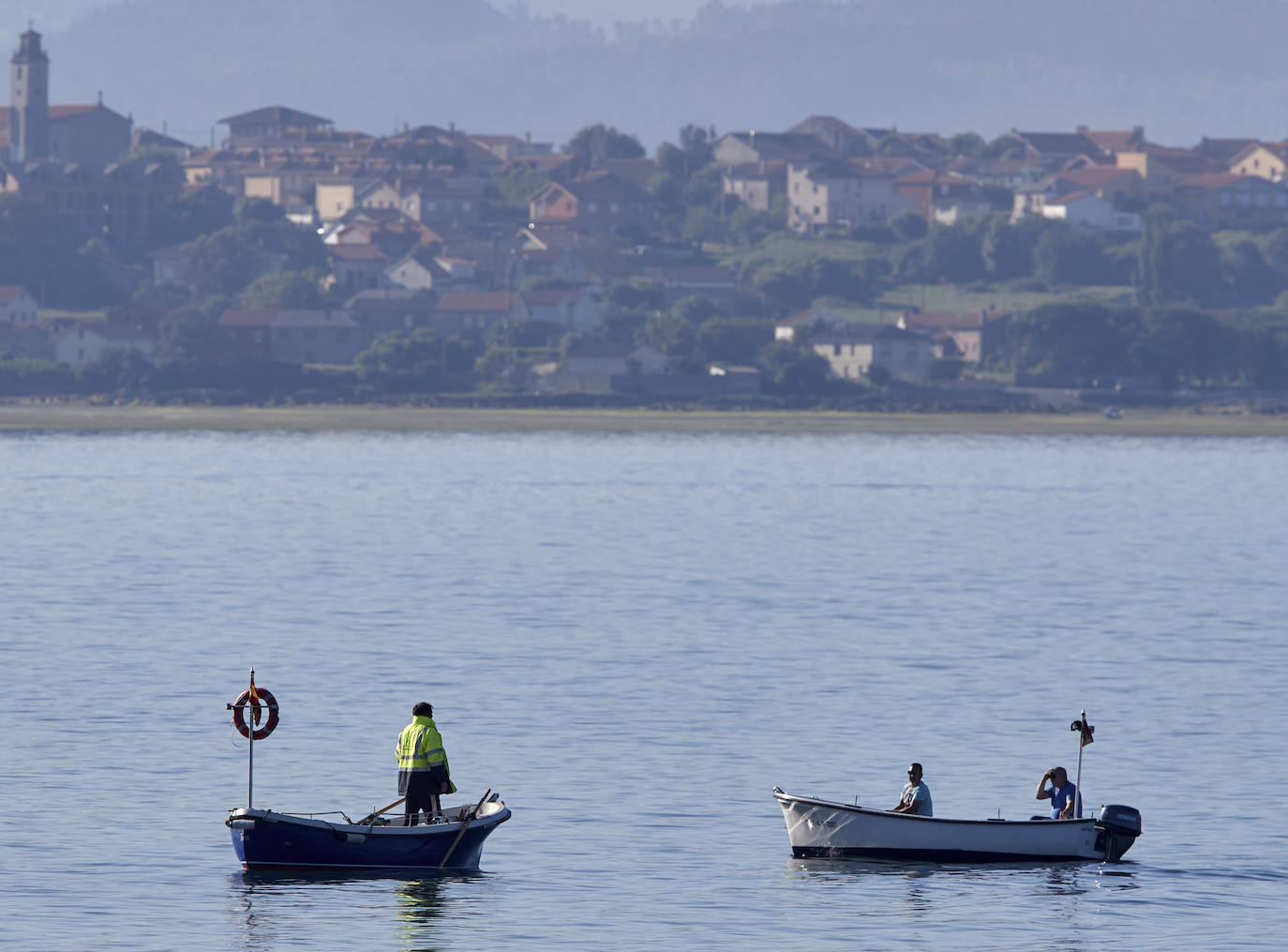 Fotos: Los pescadores recuperan la actividad tras más de dos meses