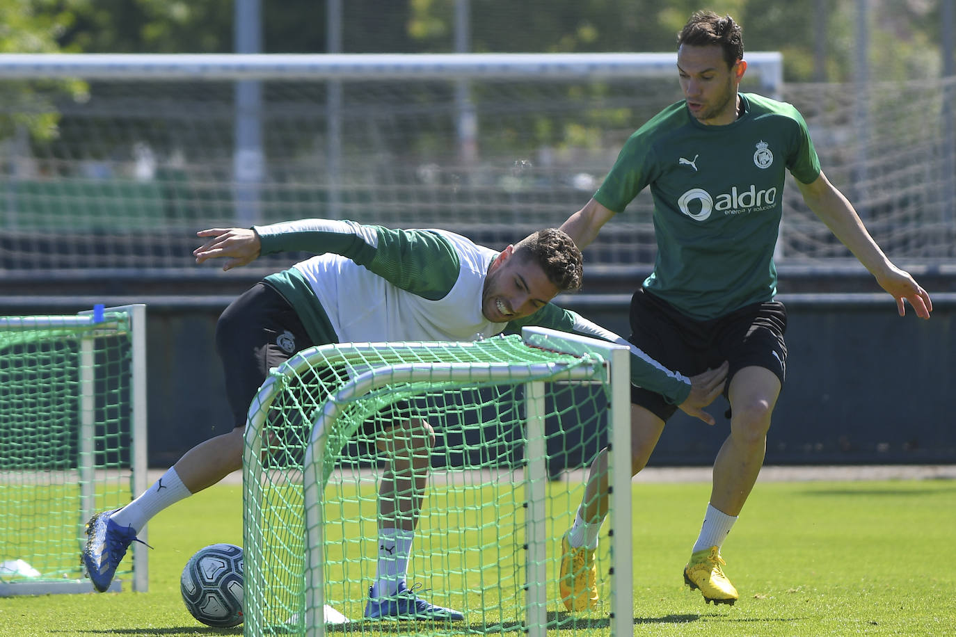 Fotos: El Racing sigue preparando su regreso a la competición