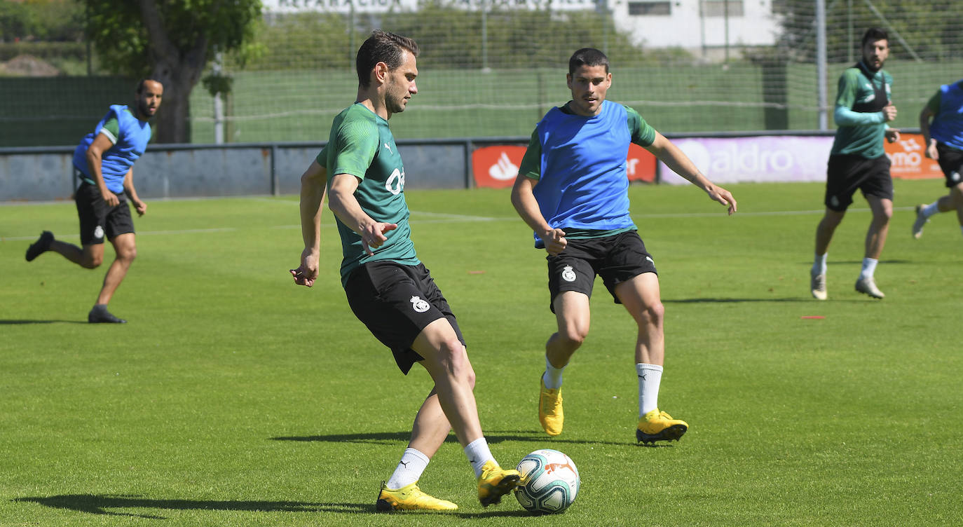 Fotos: El Racing sigue preparando su regreso a la competición