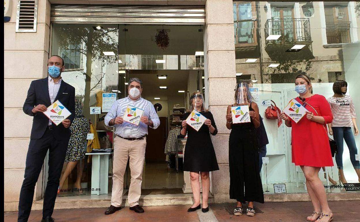 Torrelavega pone en marcha la campaña de dinamización comercial 'Compra local. Asegúrate'