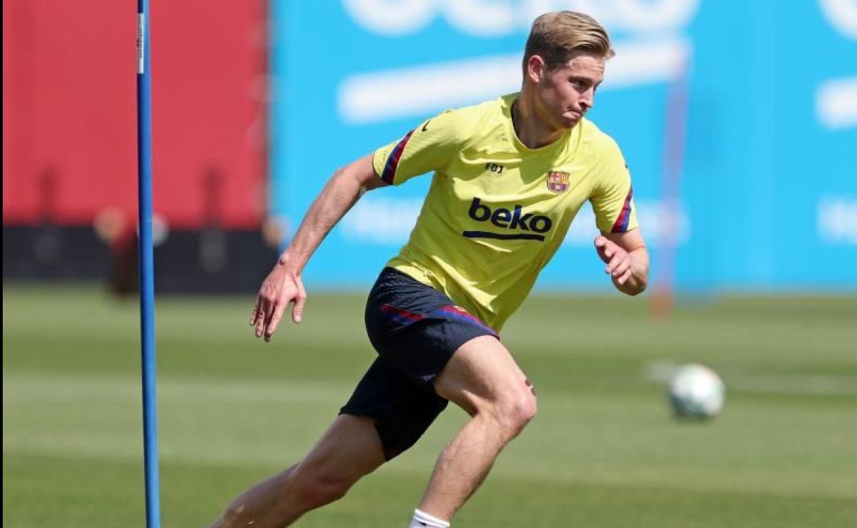 El holandés Frenkie de Jong, en un entrenamiento con el Barça. 