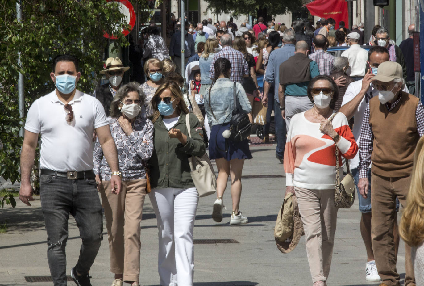 Fotos: Todos con mascarillas en el primer dia de uso obligado