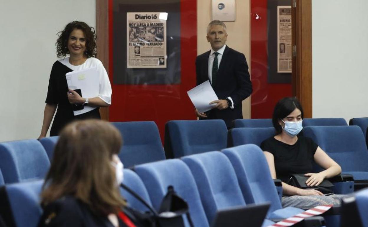 María Jesús Montero, ministra de Hacienda, y Fernando Grande-Marlaska, ministro del Interior 