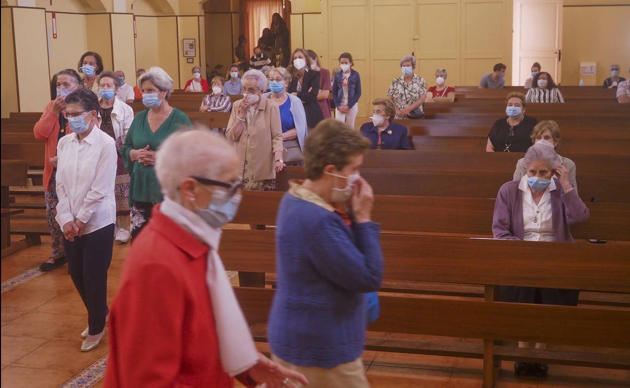 La Parroquia de Nuestra Señora del Carmen del Barrio Pesquero, ayer, durante el acto religioso de la mañana.