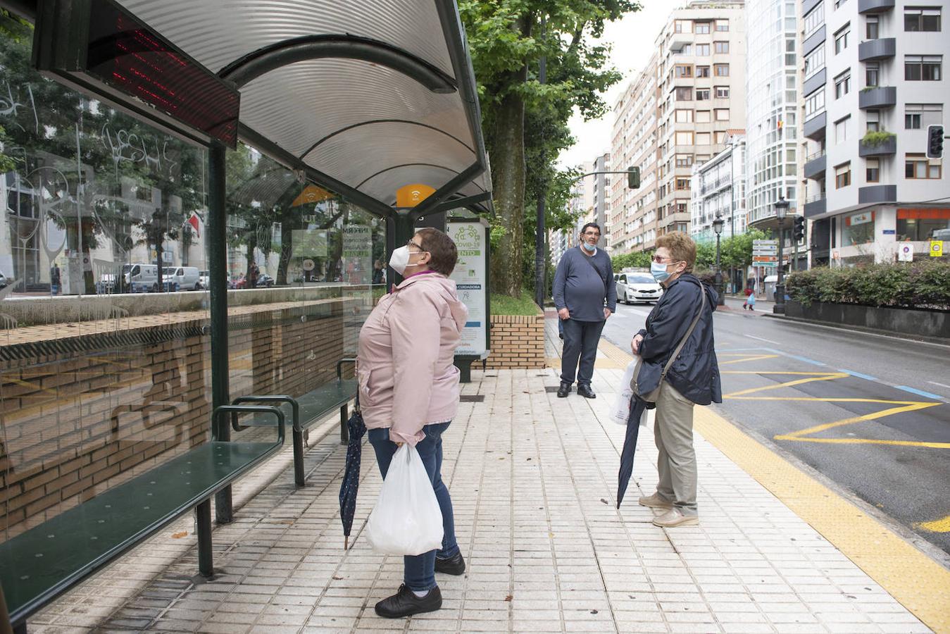 Fotos: Los autobuses de Santander, llenos de mascarillas