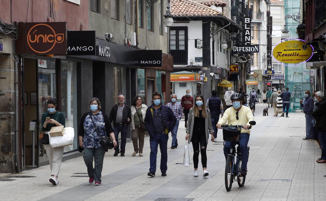 Tres nuevos positivos, nadie en la UCI y 24 días sin registrar fallecidos en Cantabria